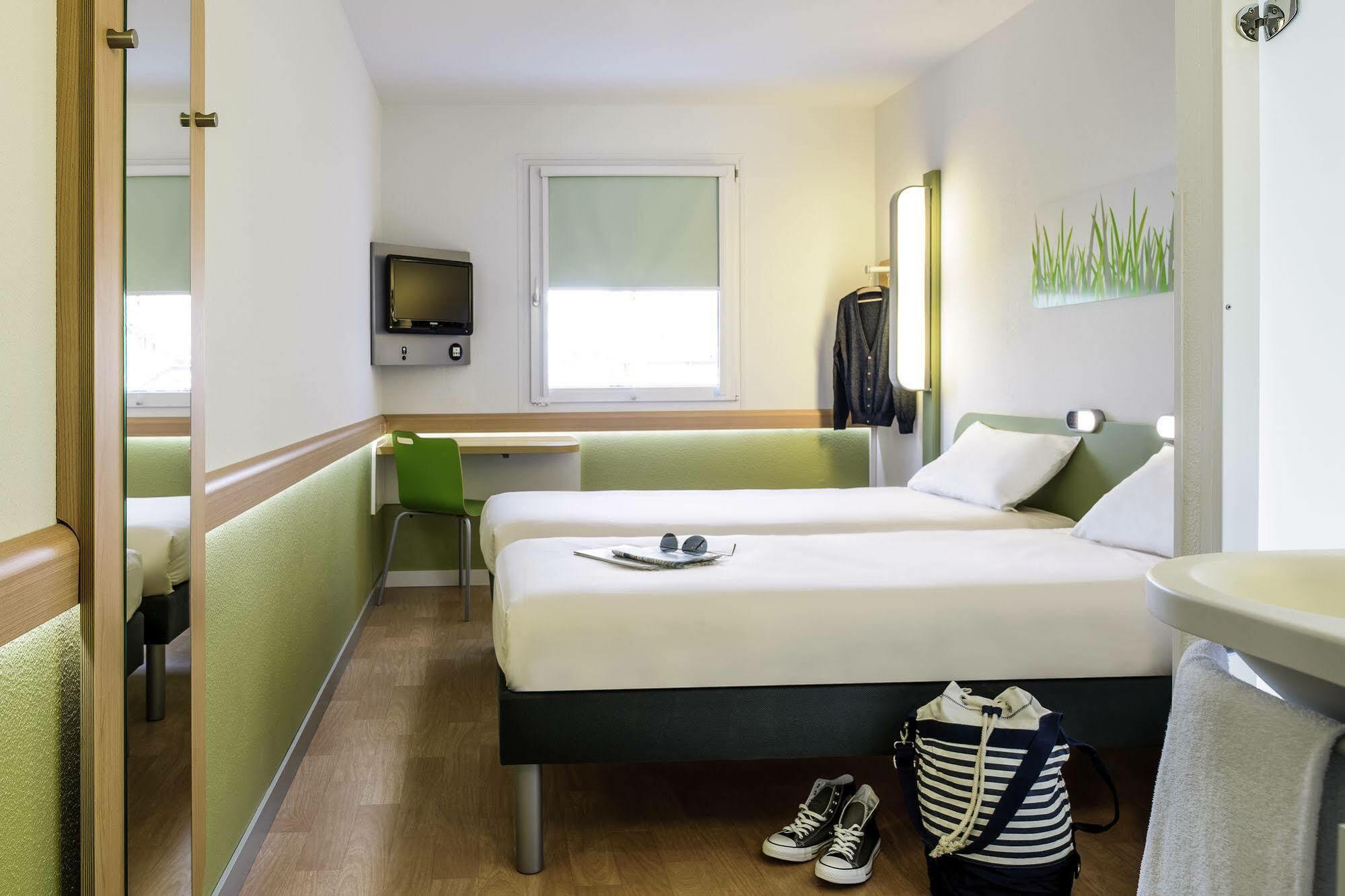Ibis Budget Fontainebleau Avon Buitenkant foto