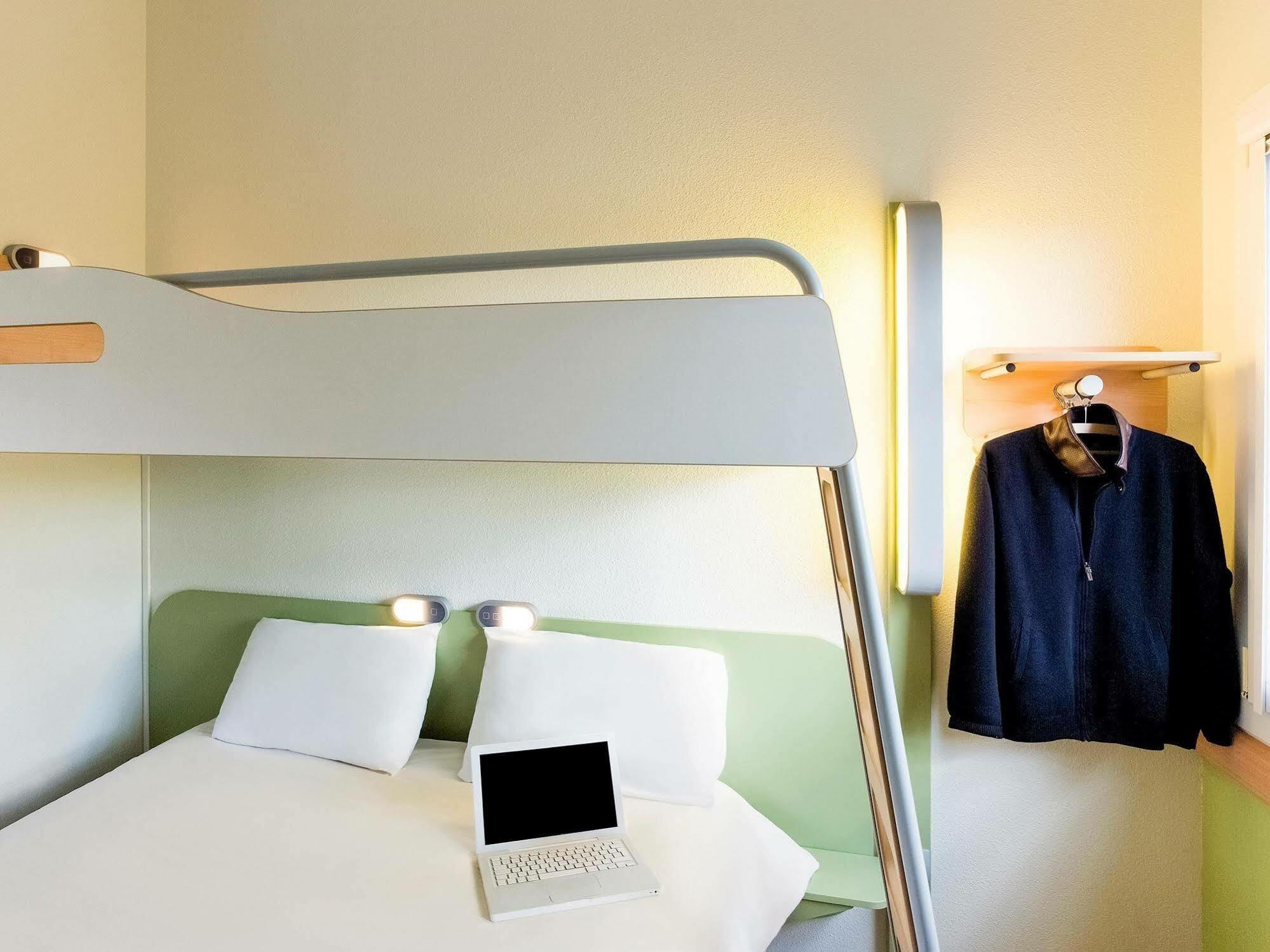 Ibis Budget Fontainebleau Avon Buitenkant foto