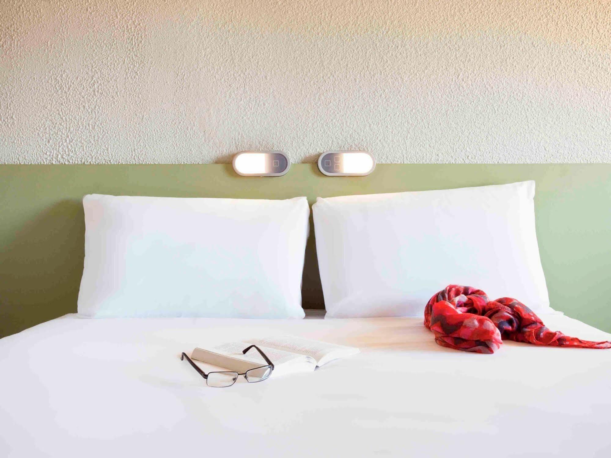 Ibis Budget Fontainebleau Avon Buitenkant foto